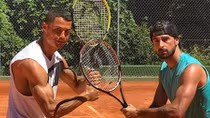 Ronaldo tập tennis trước World Cup