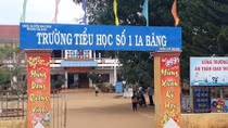 Cho thôi chức vụ Phó Bí thư Đảng ủy xã đánh học sinh