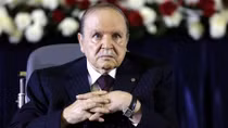 Đằng sau quyết định không từ chức của Tổng thống Abdelaziz Bouteflika