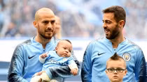 David Silva mang con trai 8 tháng tuổi tới sân xem ManCity đại thắng