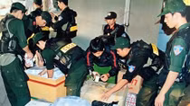 Dân buôn lậu ngày càng manh động, liều lĩnh