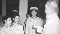 Chủ tịch Hồ Chí Minh với Công an Nhân dân