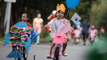 Thi "hóa trang" xe đạp cho trẻ em dịp Trung Thu