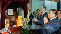 Chủ tịch nước Trần Đại Quang dâng hương tưởng nhớ Bác Hồ