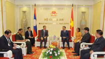 Phát triển hơn nữa quan hệ hữu nghị, tình đoàn kết đặc biệt Việt Nam – Lào