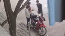 Từ bài viết trên Báo CAND, Công an triệt phá đường dây làm thẻ sinh viên giả