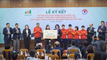 Phó Chủ tịch nước dự Lễ ký hợp đồng tài trợ cho đội tuyển bóng đá nữ