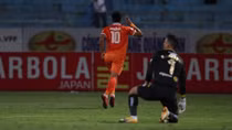 Hà Nội FC thất bại trong ngày HLV Park Choong Kyun ra mắt