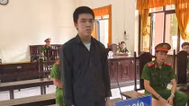 Giận vợ, chồng đổ xăng vào người đốt để cả 2 cùng chết 
