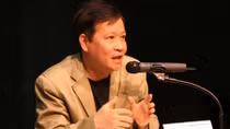 Hồ Anh Thái, người dịch chuyển
