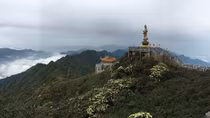 Nơi khốn khổ vì nóng, nơi run người vì rét