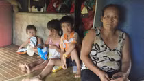 Đời nổi trôi của những đứa trẻ “nhà thuyền” ven sông Hồng