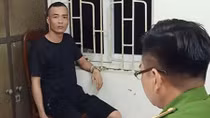 Bắt kẻ chặn đầu xe hành hung tài xế 