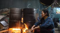 Hà Nội đỏ lửa luộc bánh chưng ngày cận Tết