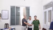 Trao trả 3 trẻ sơ sinh đẻ thuê ở nước ngoài nhập cảnh trái phép vào Việt Nam