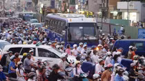 Chỉ nên hạn chế xe cá nhân khi người dân dễ dàng tiếp cận các phương tiện công cộng