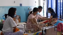 Dịch sởi bùng phát mạnh, phòng ngừa lây chéo