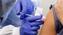 Ưu tiên tiêm Vaccine COVID-19 cho 3 đội bóng đứng đầu V.league