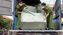 Phát hiện số hàng trị giá hơn 2 tỷ đồng không rõ nguồn gốc