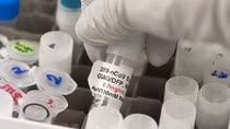 Vaccine COVID-19 và cuộc chiến giành ảnh hưởng