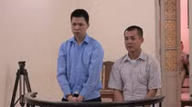 Giọt nước mắt xót xa của hai người phụ nữ ở chốn công đường