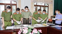 Triệt phá đường dây vận chuyển 30 bánh heroin