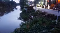 Ô tô 7 chỗ lao xuống sông, 3 người thương vong