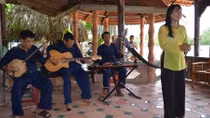 Tiếng đờn bên Vàm Cỏ Đông