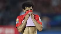 "Messi Ai Cập" rớt nước mắt nhìn đội nhà bị loại