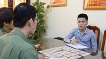  Giám đốc doanh nghiệp vận chuyển gần 60 triệu tiền giả