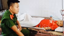 Thiếu úy Công an hiến máu cứu học sinh người Mông gặp nạn