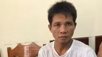 Tên cướp trốn trong phòng tắm chém gia chủ bất tỉnh