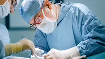 Đặt thành công stent bằng kỹ thuật can thiệp tim mạch cho hai bệnh nhân