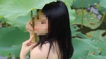 Chấn chỉnh việc chụp ảnh phản cảm tại các ao sen ở hồ Tây
