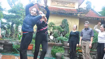 Những vũ công chân đất
