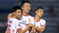 Nam Định trụ hạng thành công sau trận play-off kịch tính