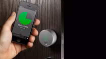 Smartphone-chìa khóa để mở cửa ngôi nhà thông minh của bạn