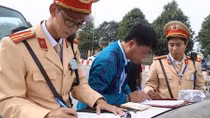 Làm nghiêm việc thu hồi bằng lái sẽ hạn chế tài xế cố tình vi phạm
