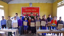 Phòng Cảnh sát PCCC Hà Giang tặng quà vùng khó khăn