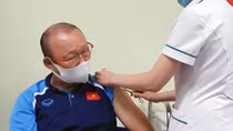 HLV Park Hang-seo tiêm vaccine COVID-19
