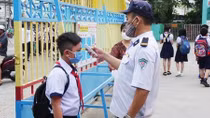 27 tỉnh thành cho học sinh tạm dừng đến trường 