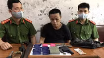 "Cất lưới lúc nửa đêm", tóm gọn "trùm ma túy" với vũ khí nóng