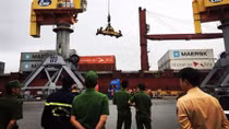 Chuyện những chiến sĩ áp tải “hàng” cho lễ hội pháo hoa