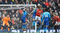 Fellaini lập công phút bù giờ, Man Utd thắng nghẹt thở Arsenal