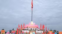Thượng cờ Thống nhất non sông tại đôi bờ Hiền Lương