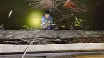 Cô gái bị rơi xuống Hồ Tây trong đêm được Công an cứu sống