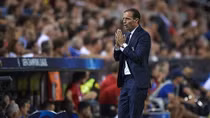 HLV Juventus đòi áp dụng Var sau khi Ronaldo nhận thẻ đỏ