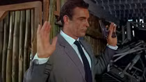 Khẩu súng lục của Sean Connery trong vai Bond được bán với giá 250.000 USD