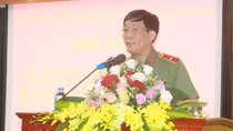 Trong xã hội không gì vẻ vang bằng phục vụ nhân dân