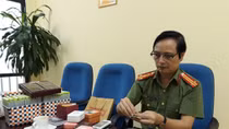 Người “gom” hàng nghìn cuốn sách vào… lòng bàn tay